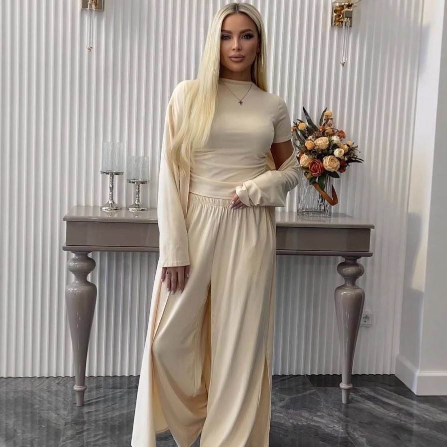 Chic Oversized Knit Suit